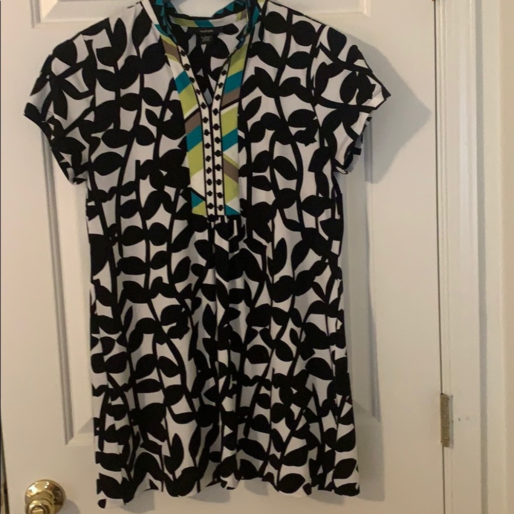 Alfani Black and Cream Tunic Top Size Large.